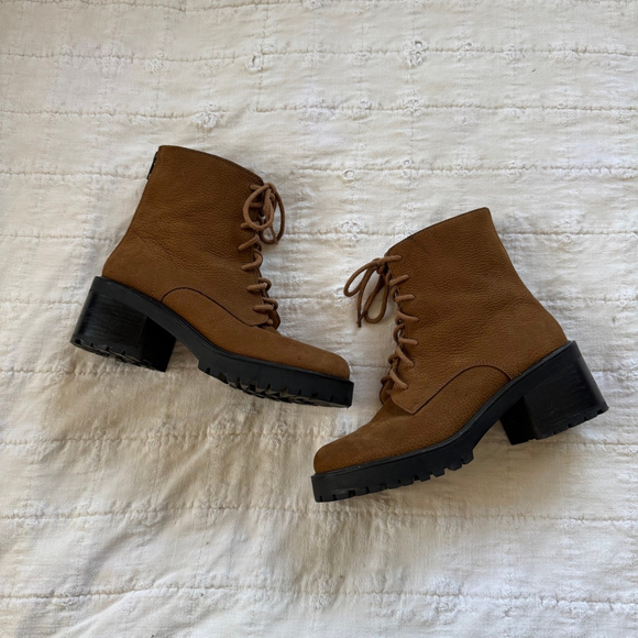 Madewell Shoes - Madewell The Bradley Lace-Up Lugsole Boot • Size: 7